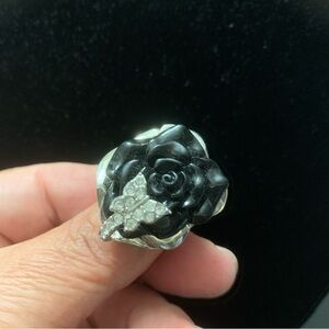 GUESS BLACK ROSE & BUTTERFLY STATEMENT RING SZ 8